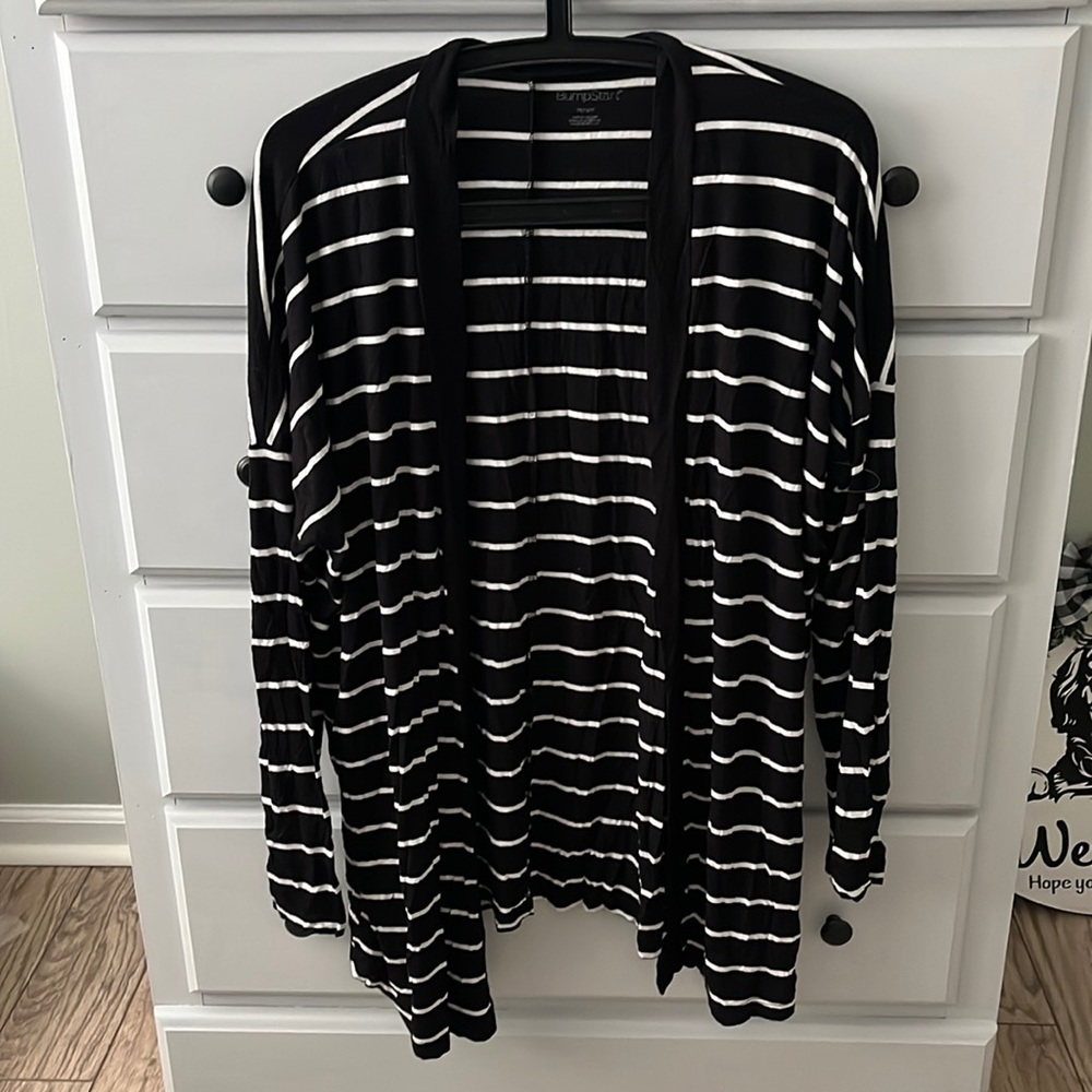 Lightweight maternity cardigan. Smoke free, pet friendly home.